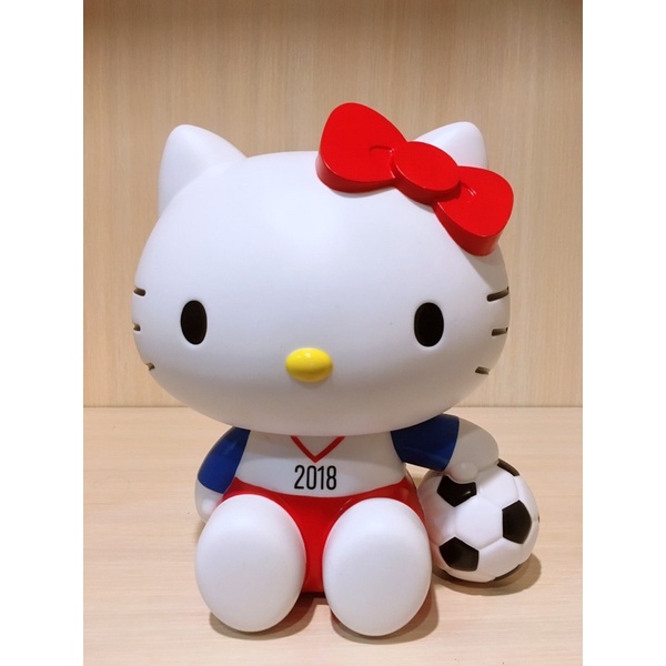 日本。三麗鷗。Hello Kitty。足球。儲物桶。爆米花罐。