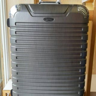 萬國通路雅仕Eminent. pC材質大容量行李箱 9Q3飛機輪 登機箱 28吋 旅行箱 TSA海關鎖 免運