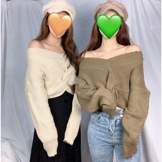 特價*白紅現貨秒出售完不再♥【JinG】麻花扭結V領下擺破損設計感針織毛衣 斜肩一字領針織衫上衣 露肩上衣 長袖毛衣