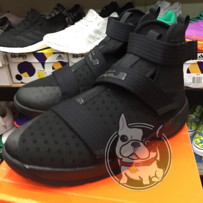 NIKE LEBRON SOLDIER 10 (GS) BLACK/BLACK 全黑配色 大童鞋