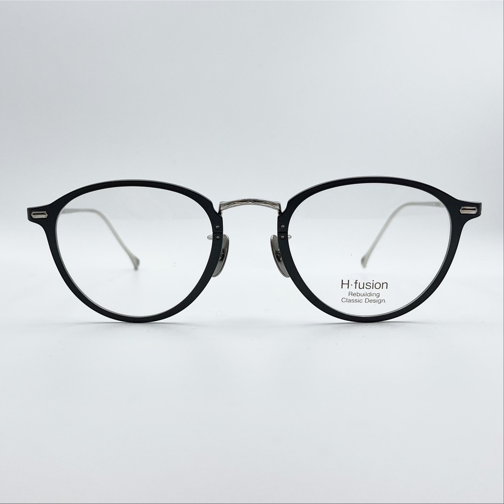 【H-fusion】日本手工平光眼鏡 全鈦金屬霧面深藍色波士頓圓框 銀色雕花鼻樑鏡腳 型號 HF-502