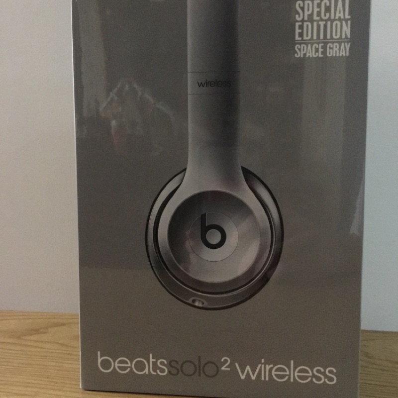 Beats solo2 wireless 藍芽無線耳罩式耳機/太空灰