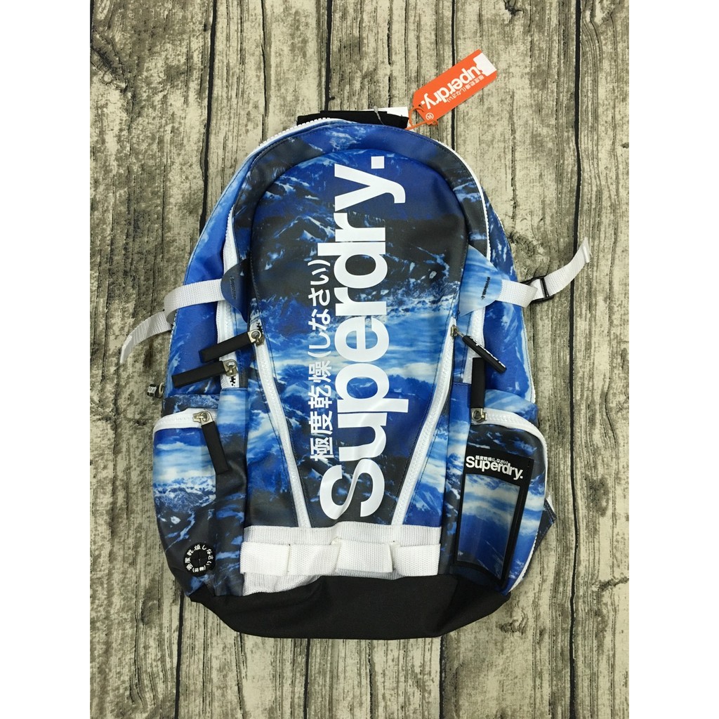 跩狗嚴選限量款 極度乾燥 Superdry Tarp 背包 防水 後背包 15吋 書包 筆電包 多夾層 山岳