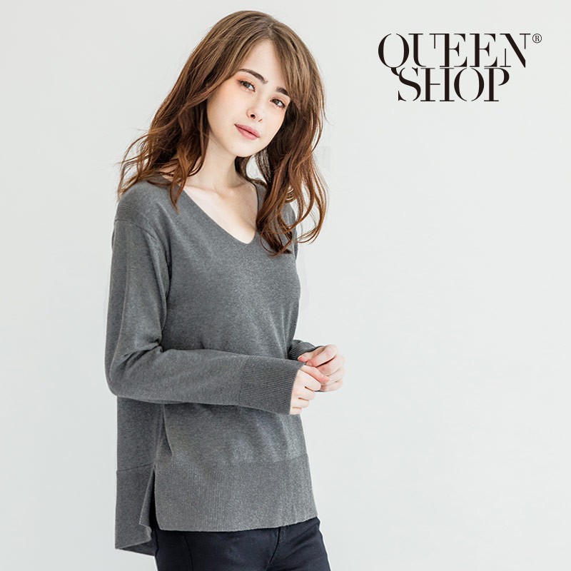 QUEENSHOP 【01012082】素色V領前短後長針織上衣 兩色售 S/M＊預購＊