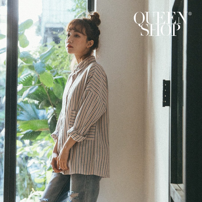 QUEENSHOP【01022942】柔和配色條紋雙口袋襯衫＊預購＊