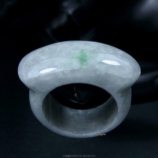 珍珠林~新貨到.特價商品~水頭真的很飽.A貨緬甸糯米種翠玉馬鞍戒指.品相高雅.內徑19.5MM#064