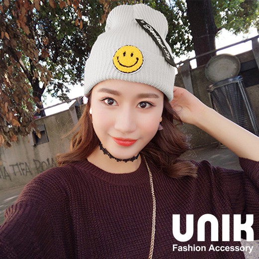 【現貨】UNIK 時尚素色銀球針徽章毛線帽(米白)