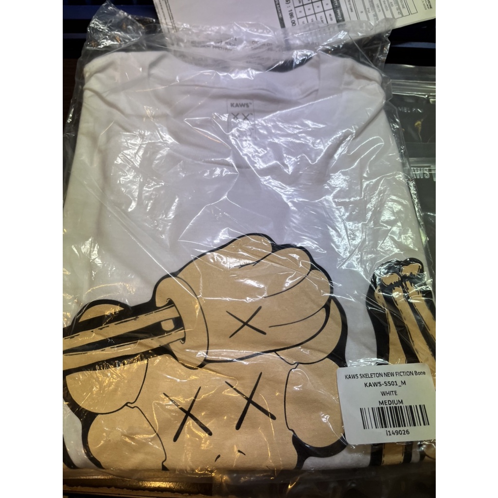 KAWS SKELETON NEW FICTION T-shirt Pink Bone 短袖 白色 M號 衣服