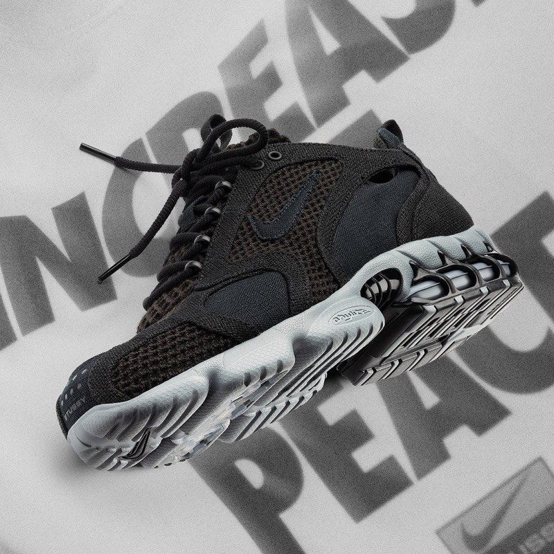 nike spiridon black