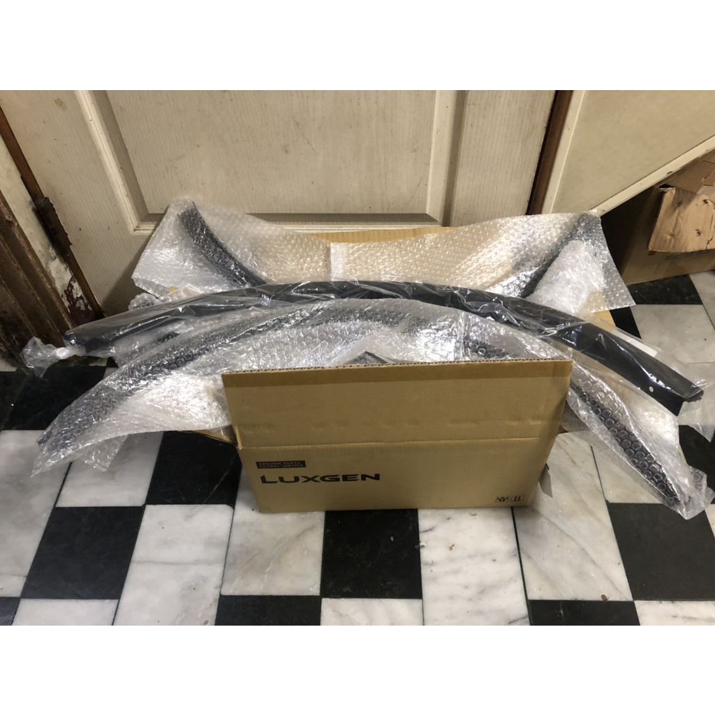 (小N) LUXGEN C71 U6 原廠件 輪弧 保桿飾條 葉子板飾條 防刮飾板 防刮飾條 輪弧飾板 輪弧飾條