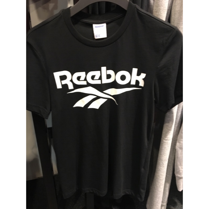 reebok logo t shirt