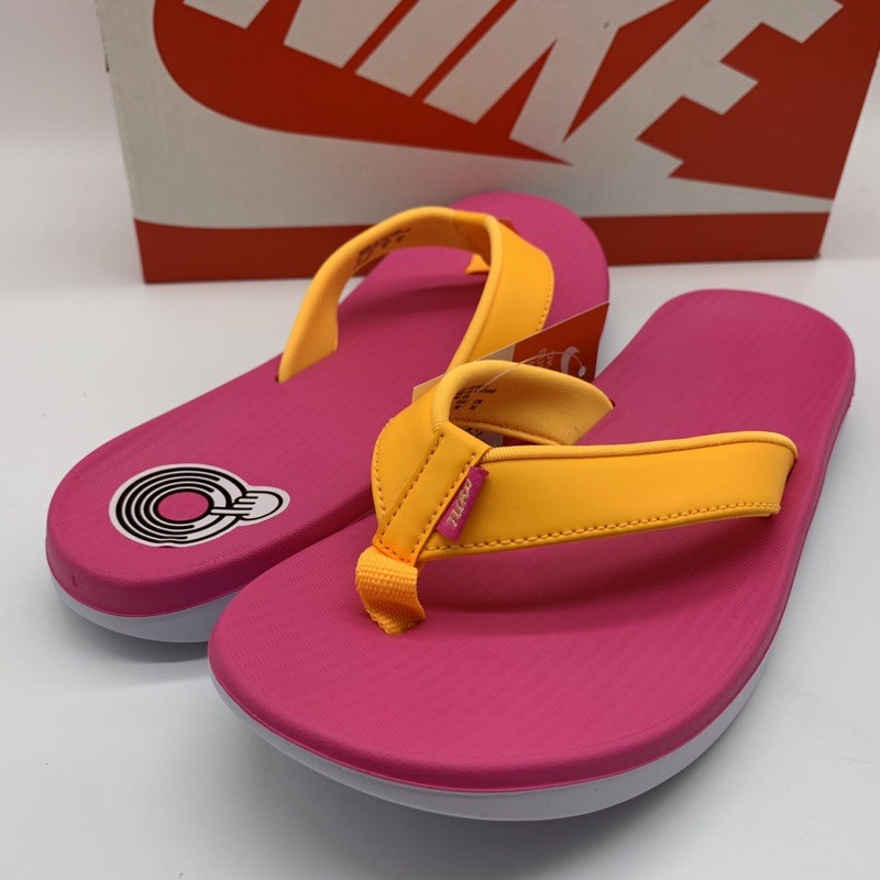 nike wmns bella kai thong