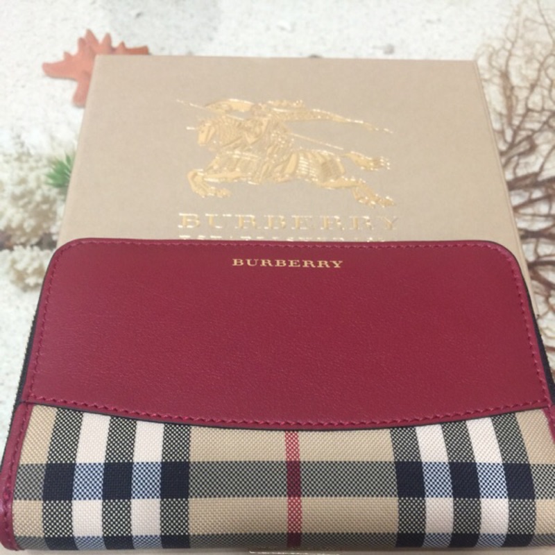 全新正品2個Burberry中夾🎉紅黑各一個共16000元