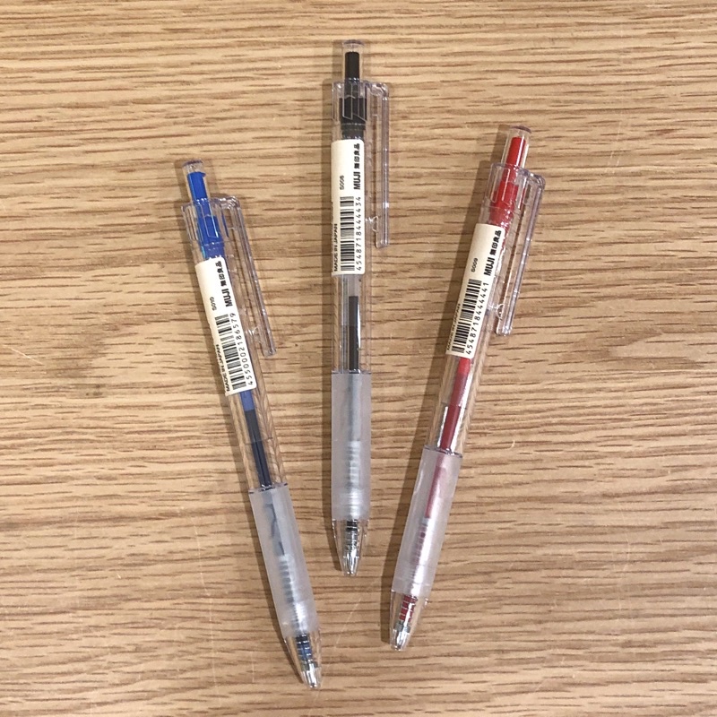 原子筆🌟 [好感生活推薦] 品項： MUJI無印良品 透明管原子筆 藍0.7mm 紅 黑 油性 　無印 好感生活 文具