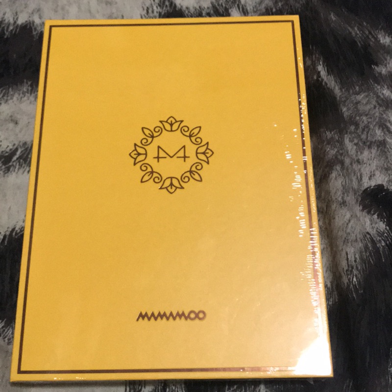 Mamamoo mini album yellow flower 迷你專輯*附海報（海報筒）