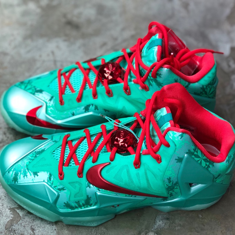 NIKE LEBRON 11 LBJ11 詹姆士 聖誕大戰 616175-301