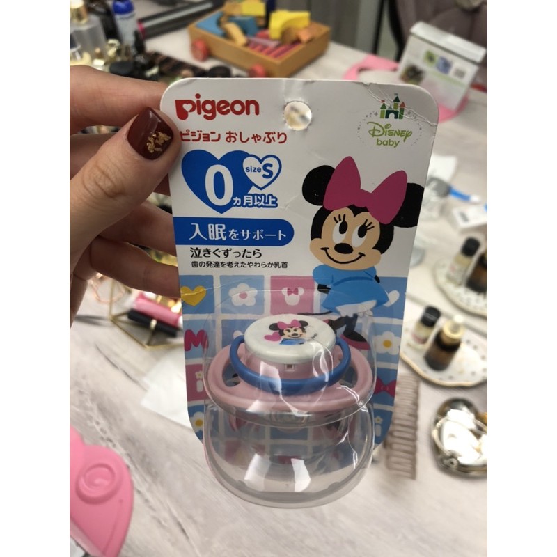 全新貝親Disney baby迪士尼奶嘴，米妮造型，商品購於日本，為全新。