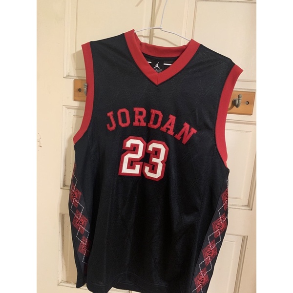 Jordan 北卡紀念版黑紅球衣