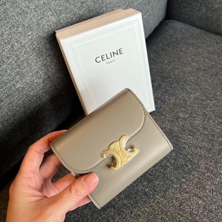 在台現貨🧡21988 CELINE 牛皮凱旋門短夾 灰色三折短夾