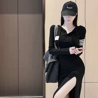 韓版洋氣時尚緊身彈力條紋印花中長款黑色連帽長袖開叉洋裝女秋季新款