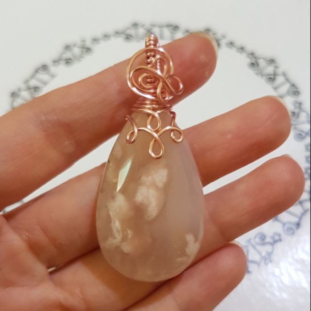 手做金屬線編織櫻花瑪瑙墜飾 蝦皮購物