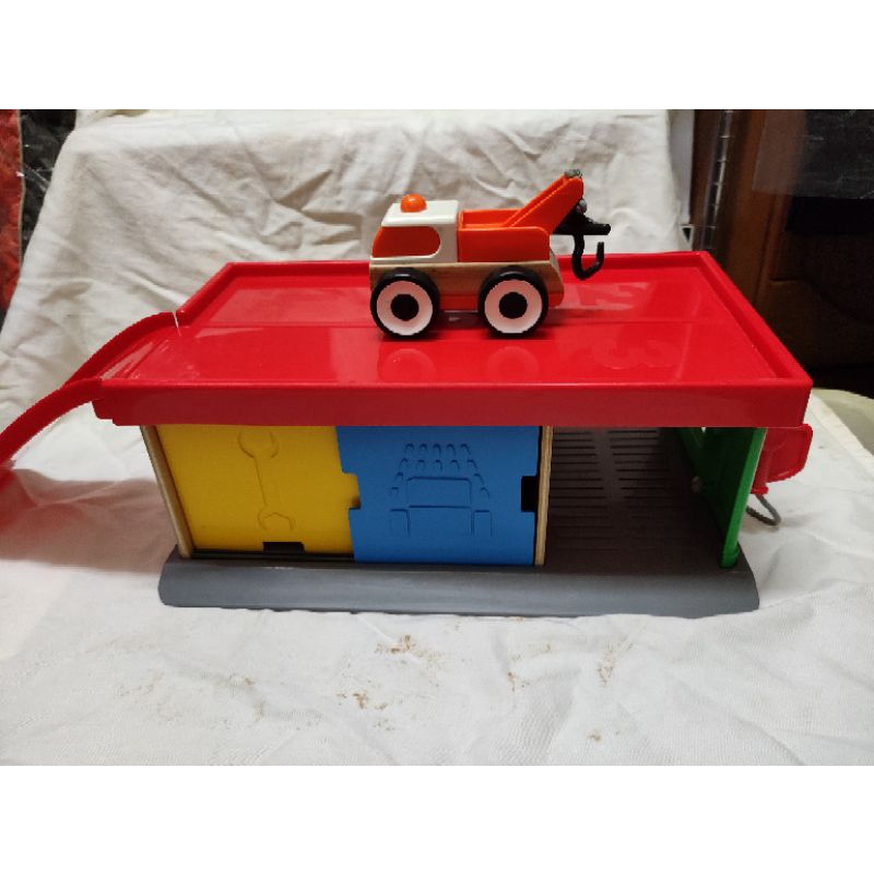 （贈品 tomica）二手 IKEA 木質玩具 玩具車庫 LILLABO小汽車 停車場 加油站 附木製拖車 附贈品