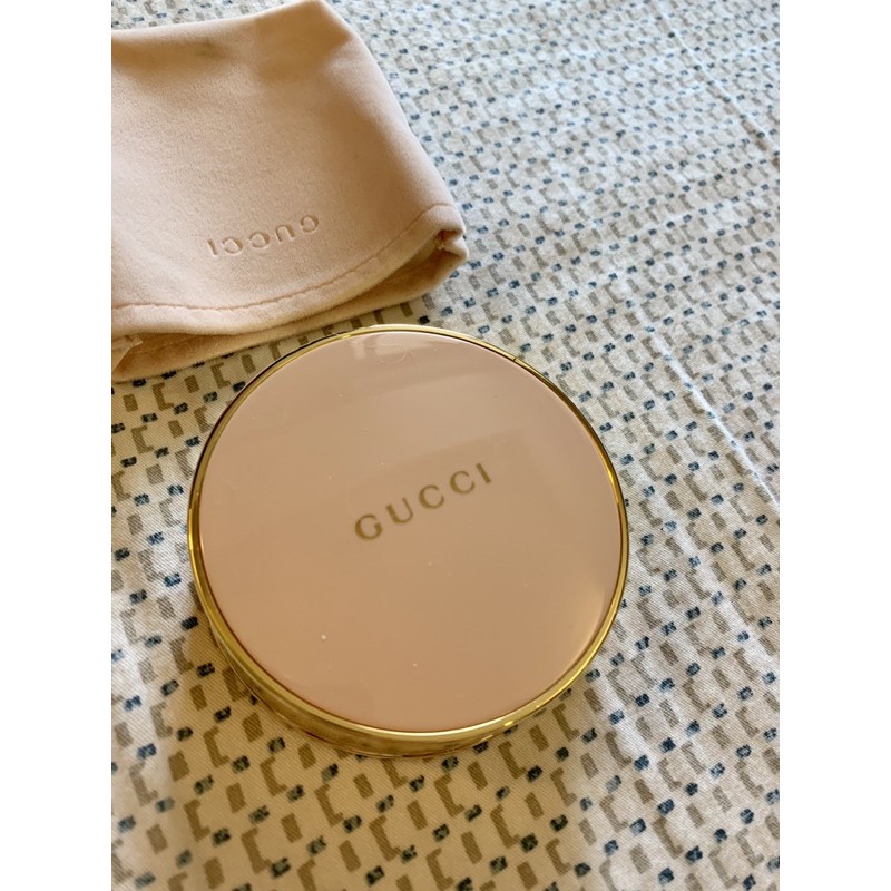 Gucci 古馳柔焦凝光粉餅01（粉撲未附）