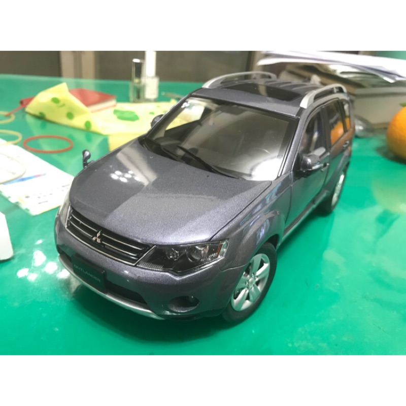 原廠精品outlander 1:18