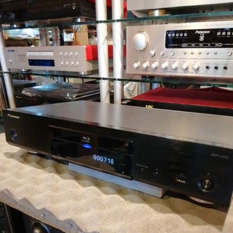 PIONEER  BDP-LX55 藍光播放機，均可播放，藍光片會有些許挑片。