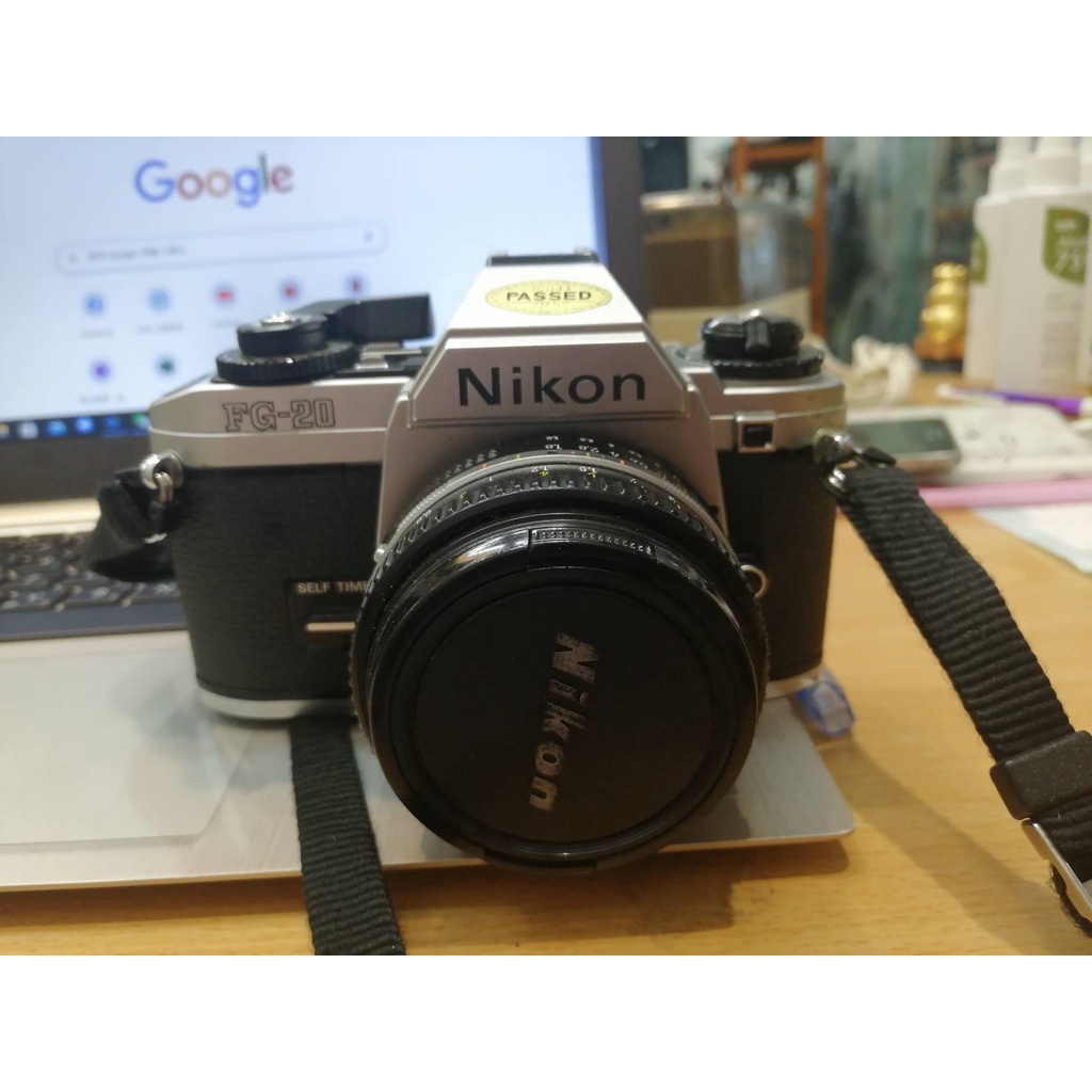 NIKON FG-20二手膠捲相機 狀況良好(附兩顆NIKON鏡頭&amp;ss15閃光燈)