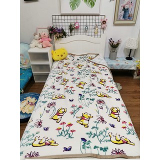 ［現貨］迪士尼經典卡通 小熊維尼 WINNIE 毛毯 幼稚園 空調被 午睡毯 床蓋毯 童毯 車用毯 學生毯 交換禮物
