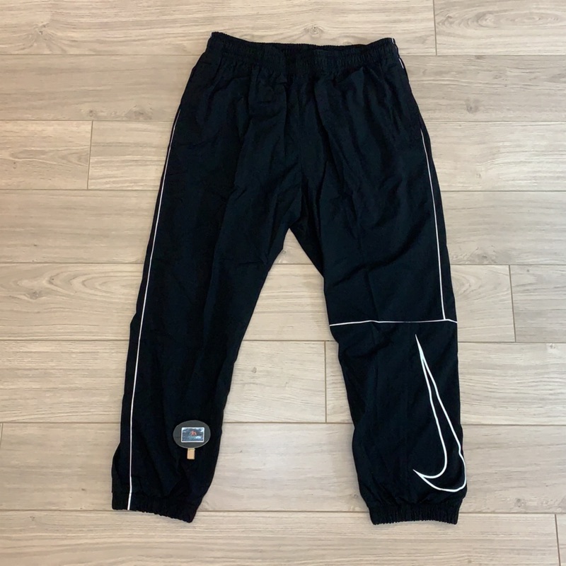 《TNT》NIKE AS M NK SB PANT TRACK SWOOSH男 風褲 縮口 運動長褲 AJ9773010