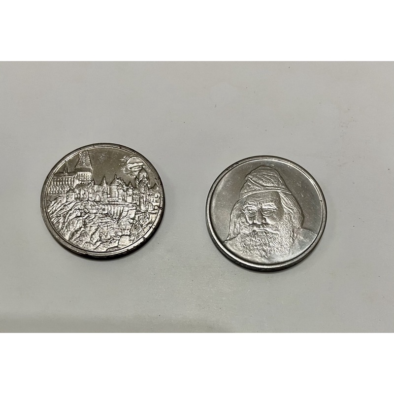 哈利波特紀念幣兩枚不同圖案