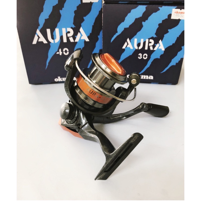 ◂鶴本🐽釣具▸ OKUMA AURA 奧羅 黑橘 平價捲線器