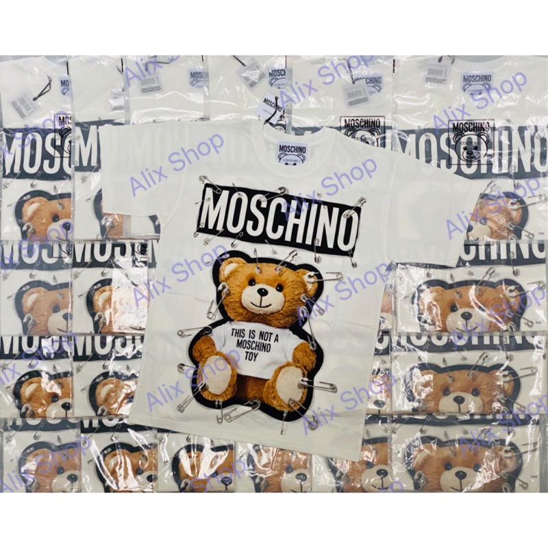 特價 可刷卡分期、限時7-11、全家免運費 Moschino    男、女可穿  迴紋針、別針熊 寬版os短袖、T 恤。