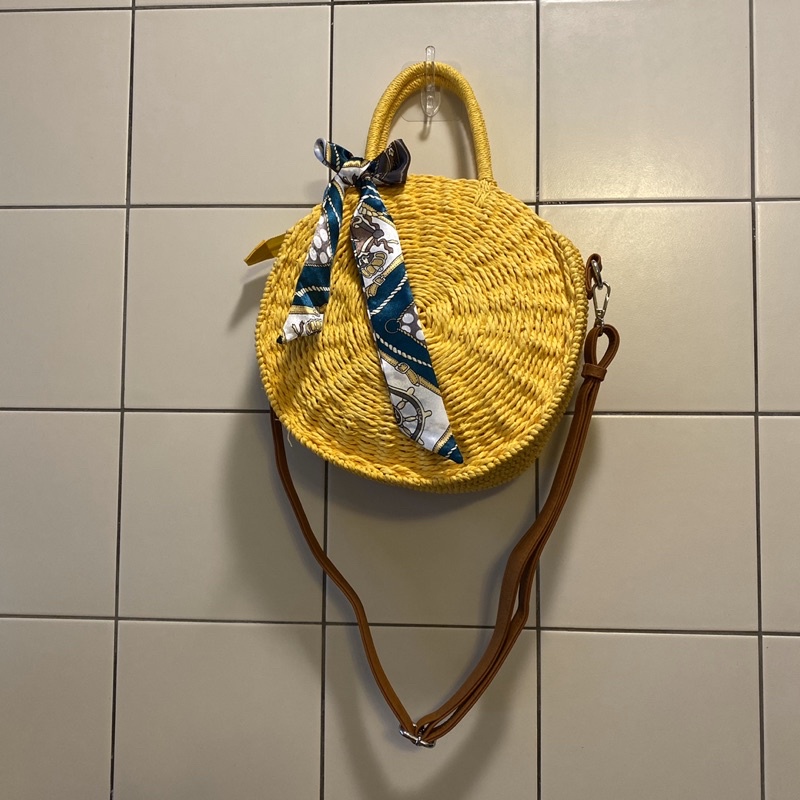 全新MMS DESIGN STUDIO亮黃色工藝紙編織包 圓形包 餅乾包 29*29*9 有拉鍊 皮質肩背帶 含絲巾