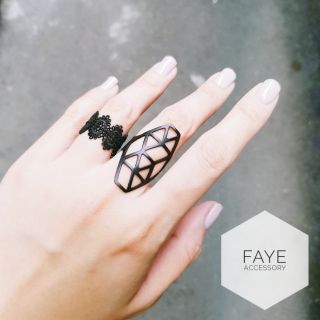 🌼Faye.飾品🌼 韓國空運🌿【現貨】消光霧黑戒 實物實拍_設計感 蕾絲 淑女 氣質女孩 個性 原創風 戒指 戒子
