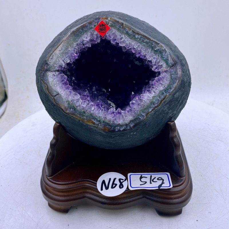 H1292 頂級烏拉圭ESP紫水晶洞 5kg，高20cm，寬17cm，厚度19cm，洞深8cm（紫晶洞