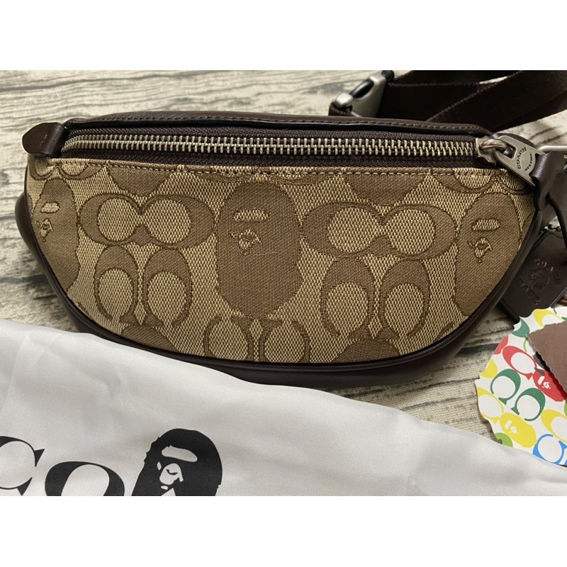 全新 Bape x Coach 腰包