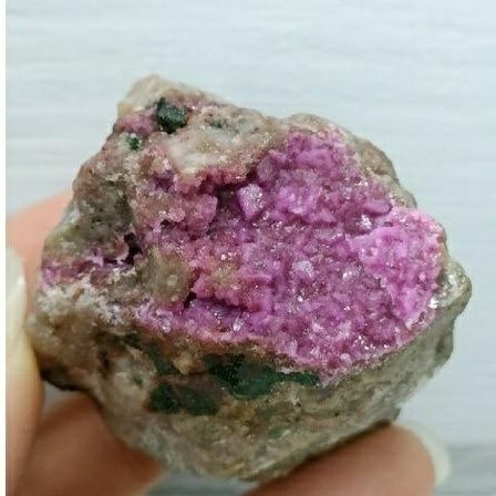 剛果粉紅鈷方解石共生石英孔雀石閃閃的 原石 原礦 70g