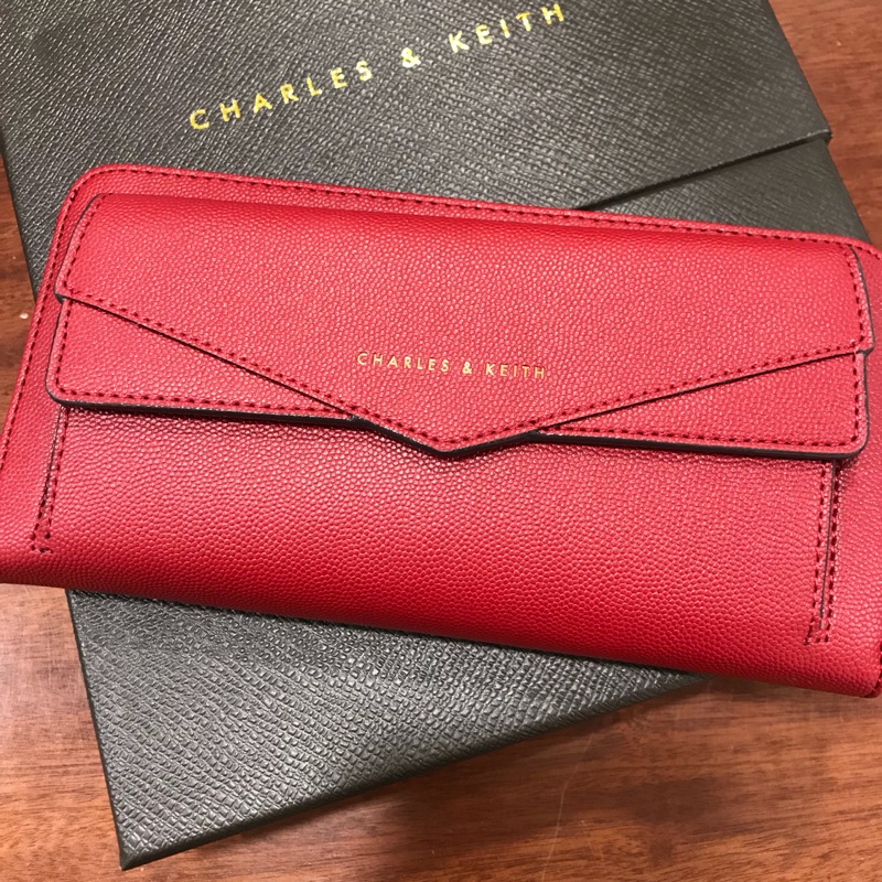 現貨 專櫃正品 Charles&amp;Keith 新加坡小CK 紅色 信封設計感 拉鍊 長夾 錢包 零錢包  手拿包 多夾層