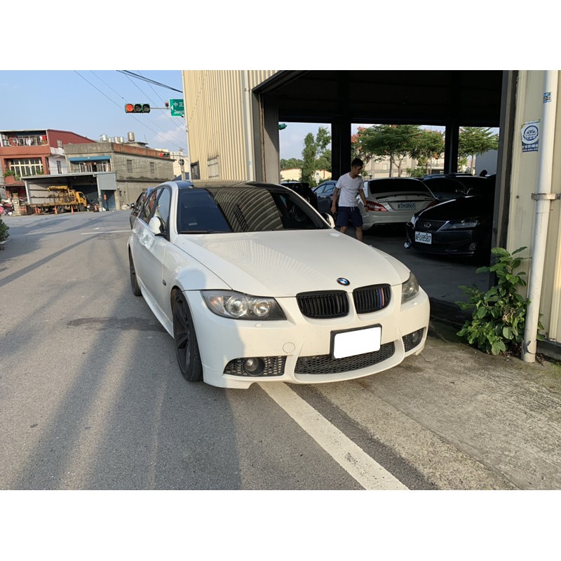 BMW 320I白 超高CP值 一手車 認證車 首次辦貸款,不用擔心(信用空白 0頭款交車 全額貸) 可做找錢