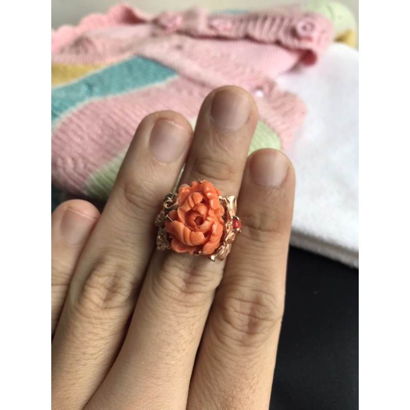 早期收藏MOMO紅珊瑚牡丹噴沙玫瑰金戒指