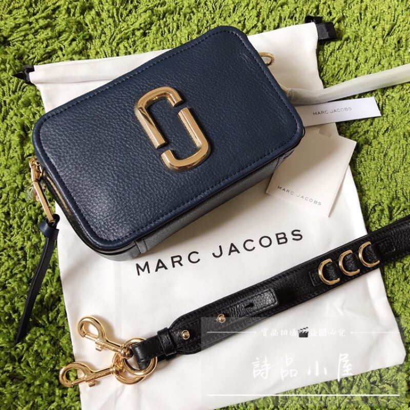 詩品小屋🍀 MARC JACOBS 肩背包 側背包 Mj 藍 深藍 荔枝紋 牛皮 雙拉鏈 相機包