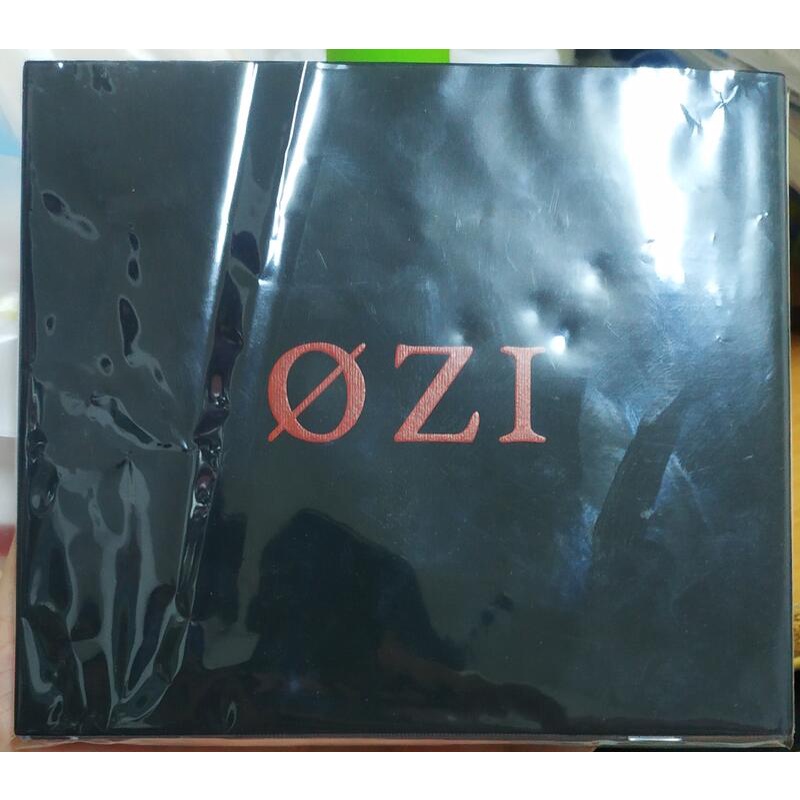 ØZI OZI 首張專輯 The album