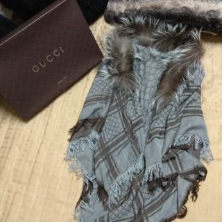 GUCCI (百貨專櫃正品）女GG logo狐狸毛灰咖啡色格紋披肩/圍巾