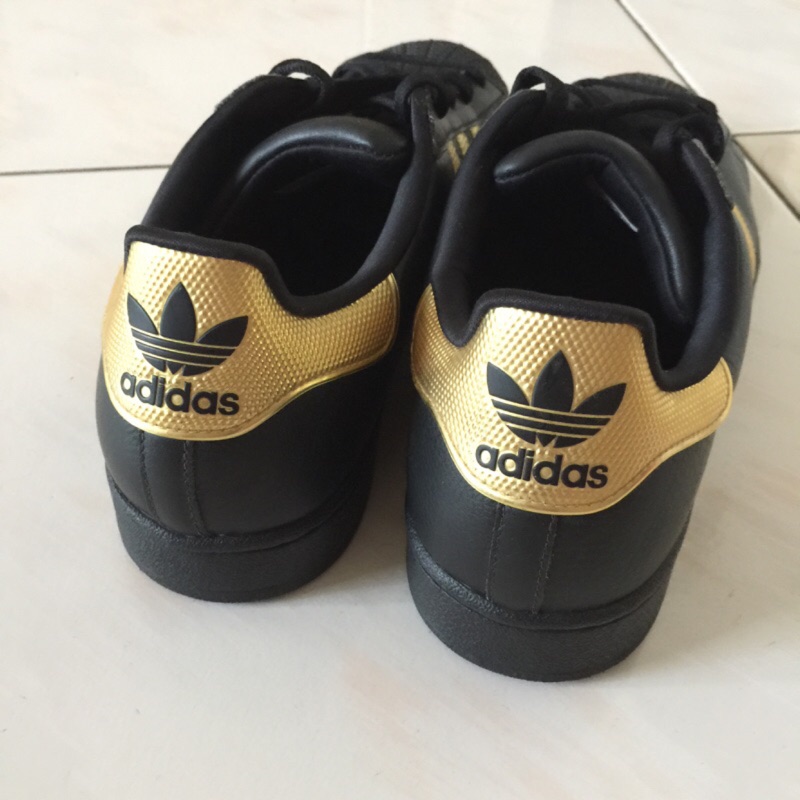 現貨Adidas 愛廸達 Superstar限量版 黑色男鞋 金色 貝殻頭板鞋 貝殻頭 男休閒鞋球鞋