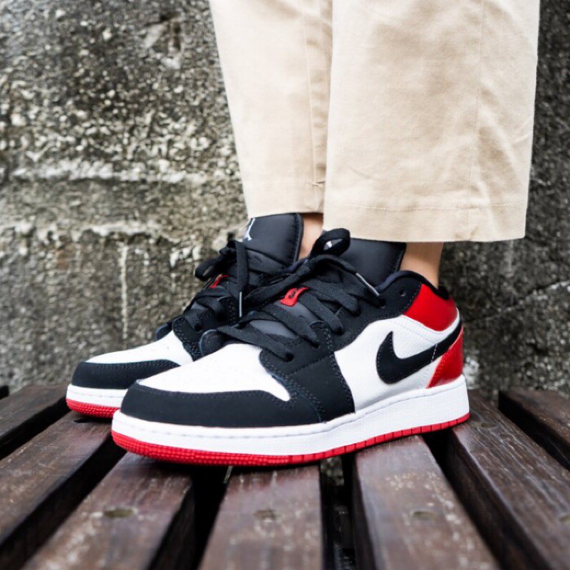 air jordan 1 low black toe outfit