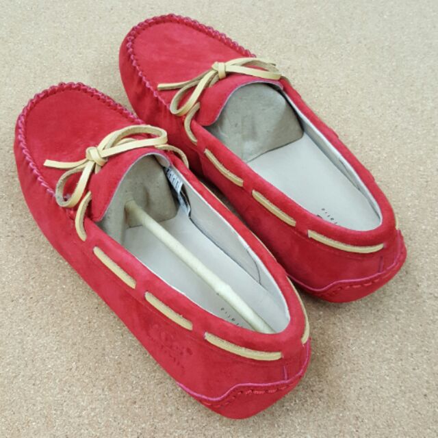 【深白色】全新~UGG 紅色  尺寸40  大尺碼  皮繩蝴蝶結基本款 平底鞋 娃娃鞋 懶人鞋