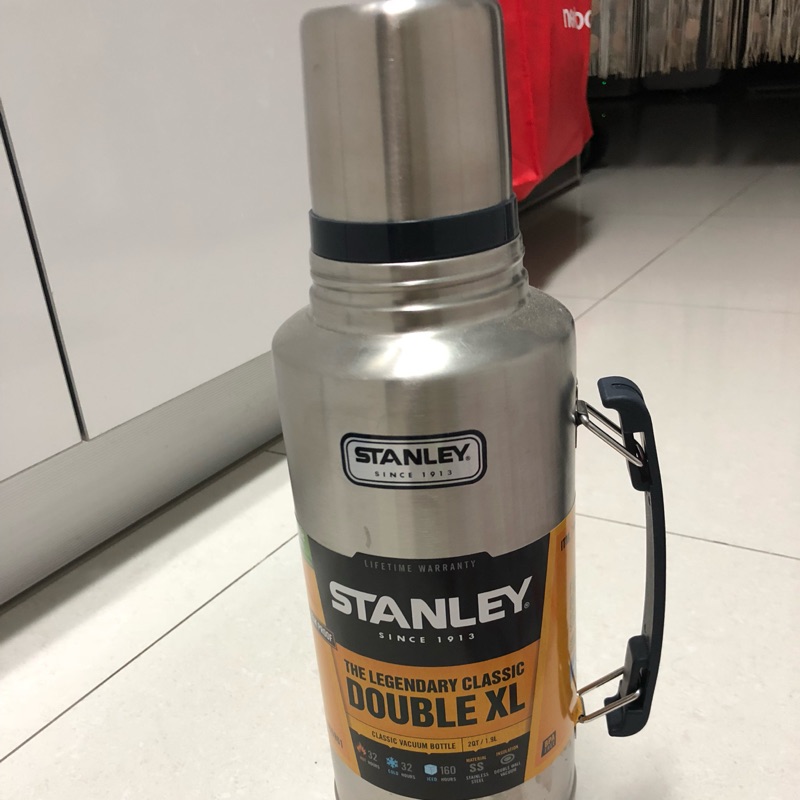 全新Stanley 不鏽鋼真空水瓶，1.9公升
